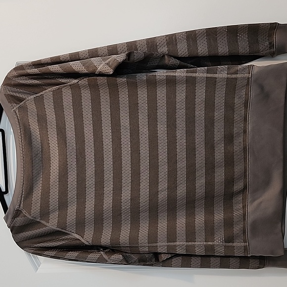 Nike Dri-Fit Athletic Top Size S - Picture 2 of 7